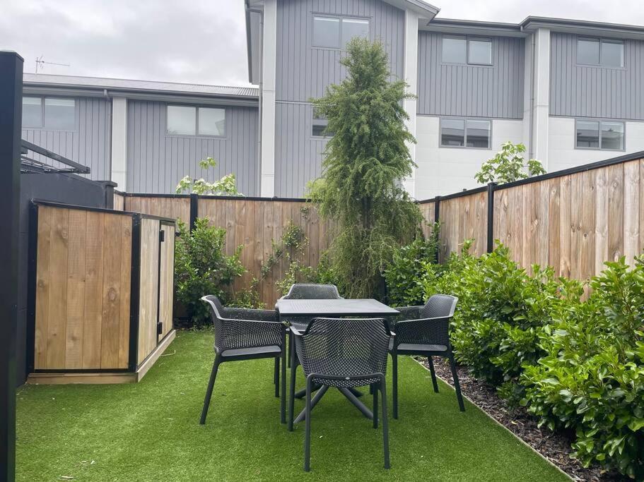 Parkside Retreat - 3 Beds -Sleeps 6 Near Westfield Villa Christchurch Buitenkant foto