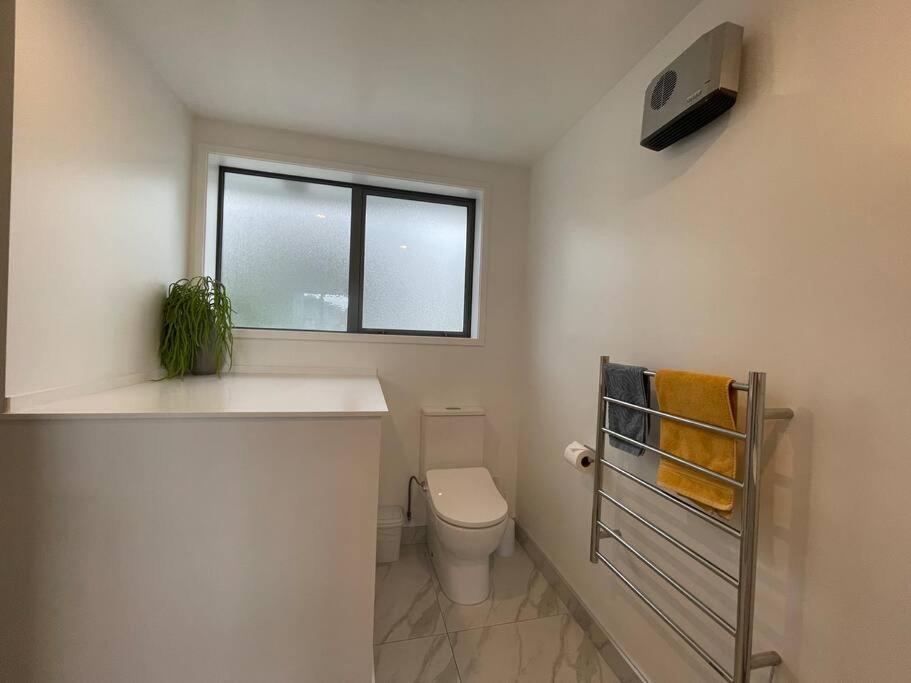 Parkside Retreat - 3 Beds -Sleeps 6 Near Westfield Villa Christchurch Buitenkant foto